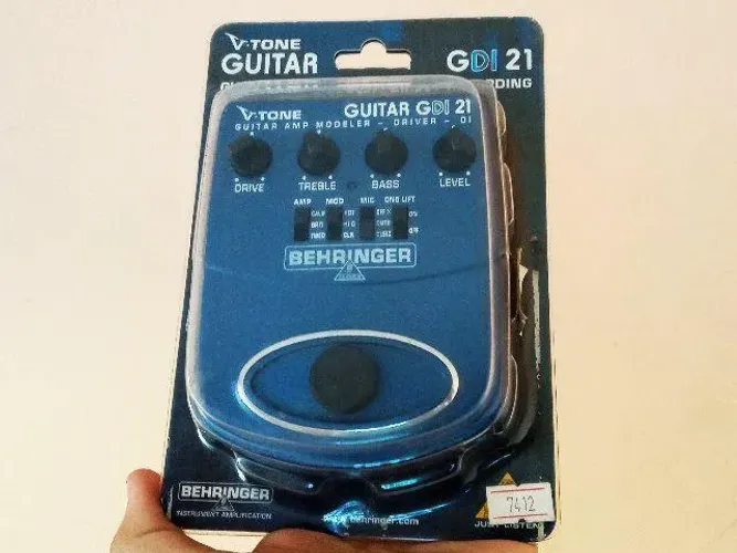 Pedal V Tone Behringer GDI 21