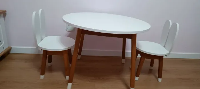 Mesa com cadeira infantil