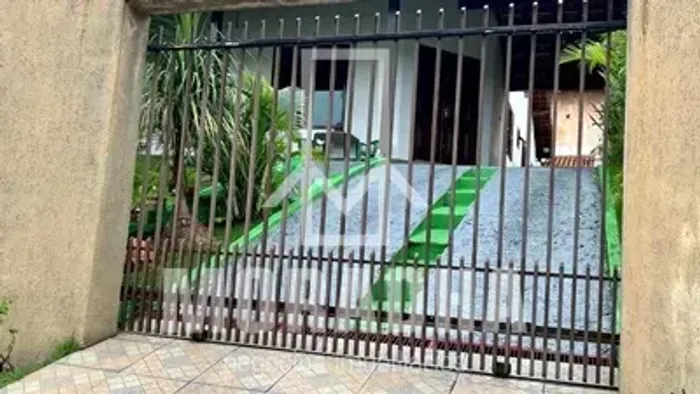 VENDE-SE IMÓVEL COM EXCELENTE ACABAMENTO