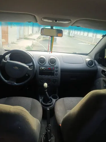 Ford Fiesta Sed. 1.6 8V Flex 4P 2005