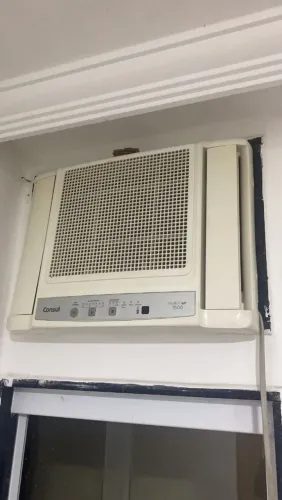 Vendo Ar-condicionado, 220 vts, 7500 BTUs,.