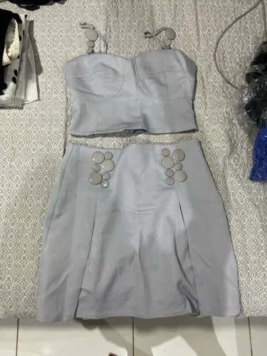 Conjunto sais e blusa cinza tam M