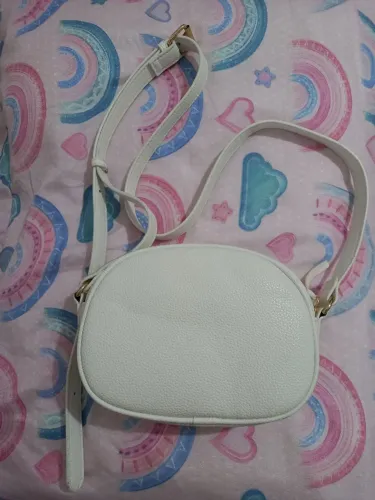 Vende-se bolsa. 60 reais. Usada duas vezes. 