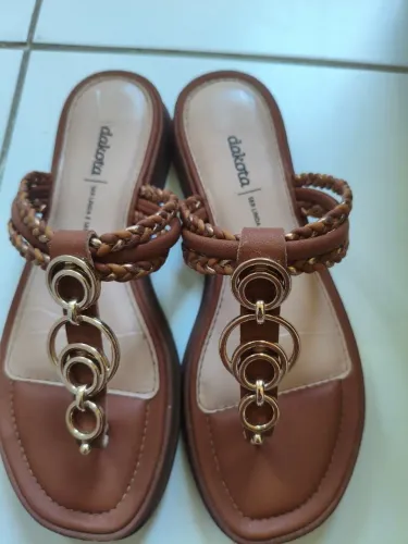 Vendo sandália feminina Tam 37 usado apenas 2x em excelente estado