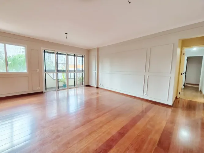 Apartamento para Venda em Moema  130m², 3 Quartos e 2 Vagas de Garagem