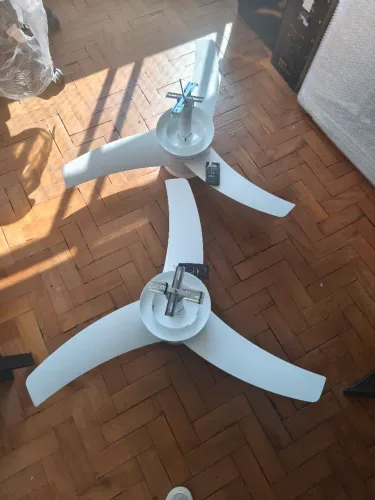 Dois ventiladores de teto - Arno