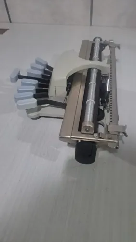 Máquina de Escrever Braile