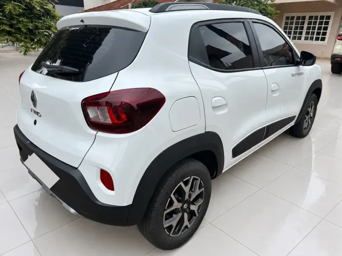 Renault Kwid Outsider 1.0 Flex 12V 5P Mec. 2025