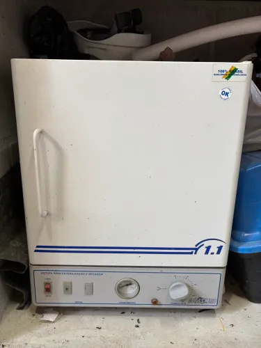 Estufa para esterilização e secagem Brasmed