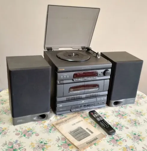 Aparelho de Som TOSHIBA - CM7235CD - O primeiro 4 em 1, inicio dos anos 90
