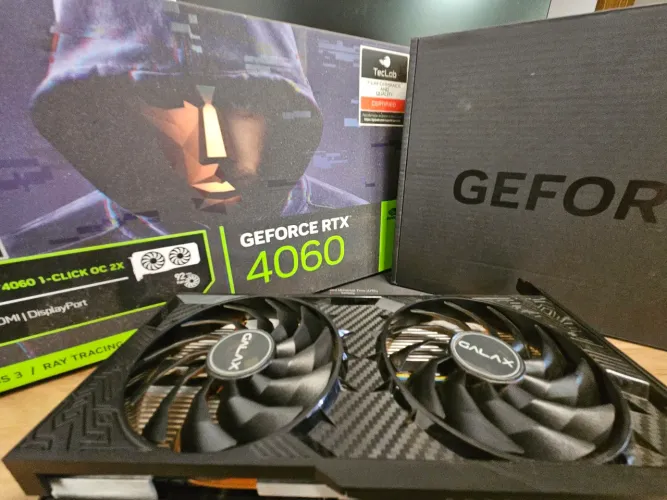 Placa de Vídeo Geforce RTX 4060 Galaxy com Caixa (Analiso Trocas)