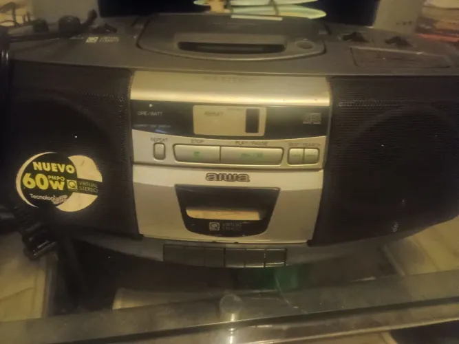 Micro system da waiva funciona CD o rádio certinho aceito troca