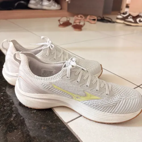 tênis mizuno corrida 