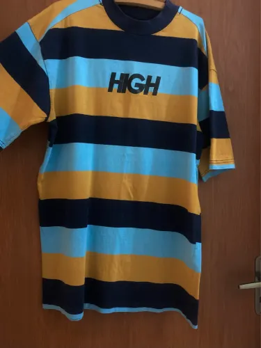 camiseta high oversized