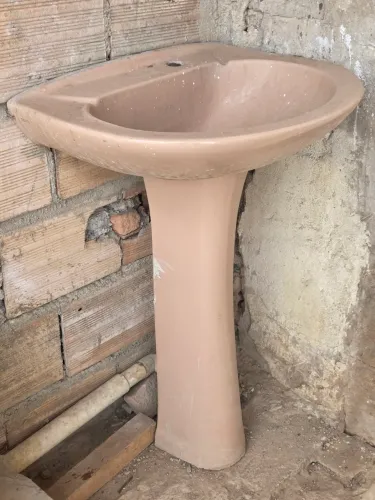 Vaso sanitario e pia de banheiro 