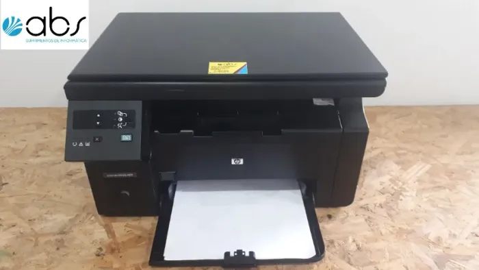 Impressora multifuncional a laser HP M1132 pouco usada com um toner novo e garantia