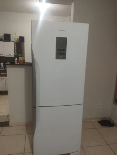 Geladeira Panasonic Inverter "Leia a descrição"