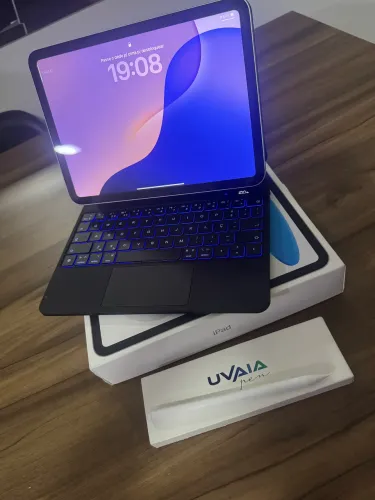 iPad 11 128gb A16 seminovo com acessórios