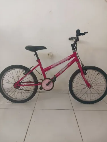 Bicicleta infantil Cairu Star Girl rosa. Preço negociável