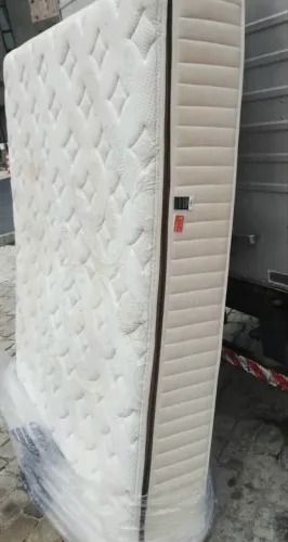 Vendo Colchão Queen Size da Euro Colchões Kingsdown Padrão Americano
