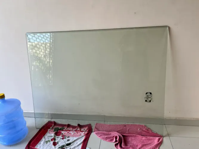 Tampo de Vidro 1,30m x 1,00m (com Bisotê)