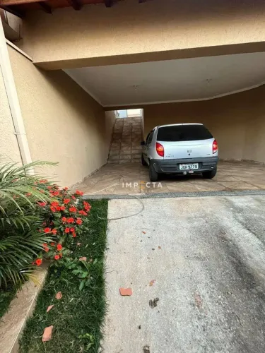 Casa com 3 dormitórios à venda, 170 m² por R$ 550.000,00 - Pão de Açúcar - Pouso Alegre/MG
