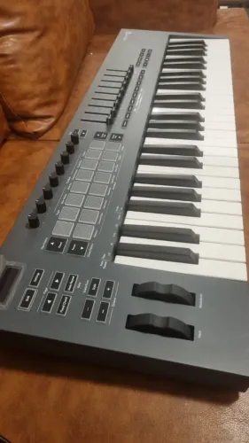 Controlador Midi - Novation Flkey 49 Perfeito Estado