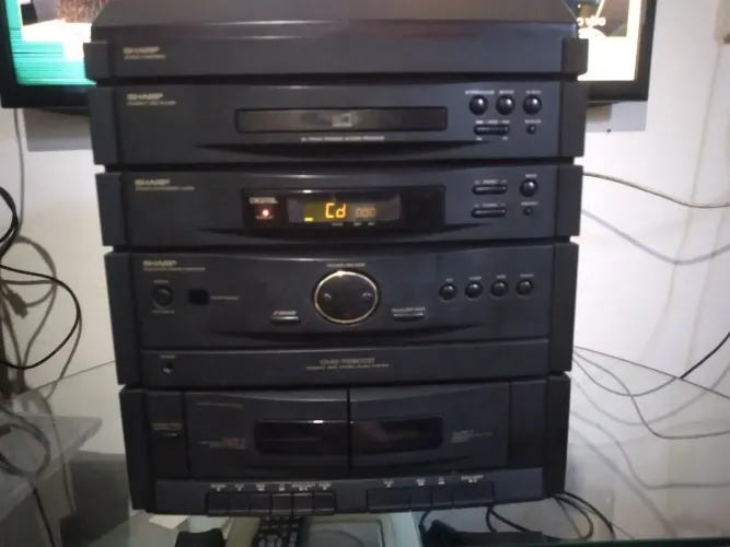 System Sharp 4em1 excelente. 
