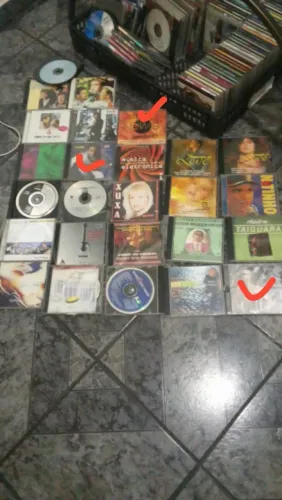 Cds e DVDs originais