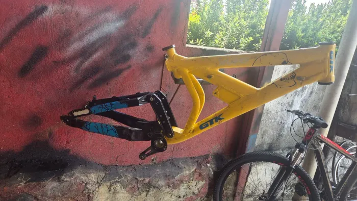 Quadro GTK SPANKED DH pra reparo