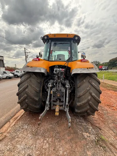 TRATOR VALTRA 