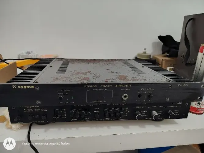 Amplificador(PA 400) + pré amplificador(CP 400) "Cignus"