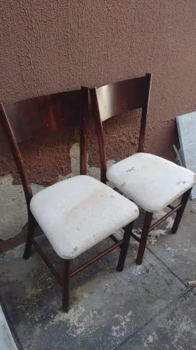 2 Cadeiras madeira maciça só trocar o forro