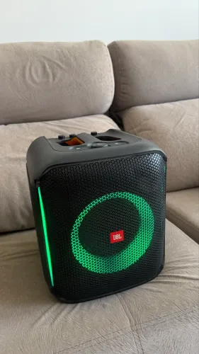 CAIXA DE SOM JBL COM MICROFONE 