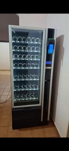 Máquina de vending machine snakky max