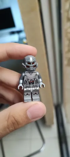 Lego original Marvel ultimate Ultron