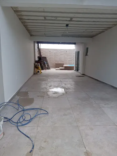 Pedreiro disponível 