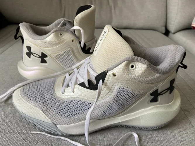 Tênis basquete Under Armour 42