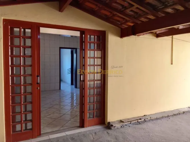 Casa com 3 quartos para Locação, Jardim Carlota - Pindamonhangaba