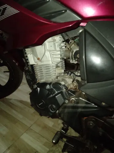 Vendo essa linda fz 2016completa e con apenas 32mil km rodados