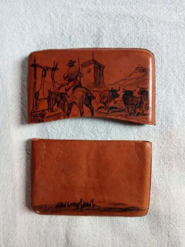 Carteira e cigarreira antigas