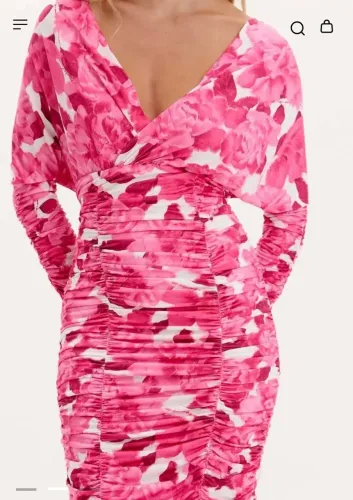 Vestido lança perfume
