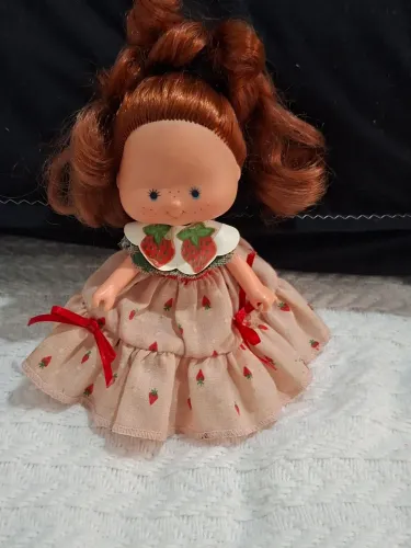 Boneca moranguinho antiga
