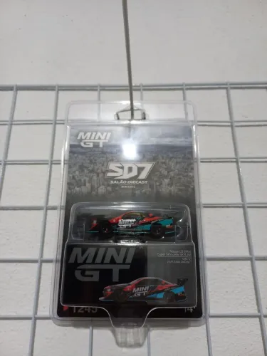 Mini GT salão diecast skyline R34 