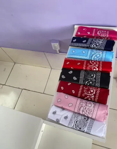 Bandana/lenço estampado estilo rock 