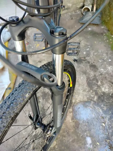 Garfo Suspensão Aro 29 Rockshox Judy Tk Trava hidraulica e preload!semi nova!<br>