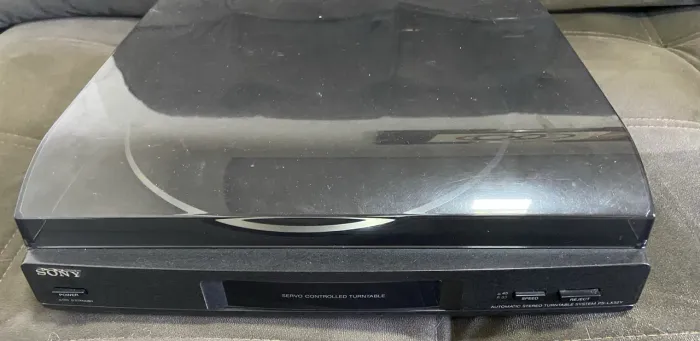 Toca discos vinil LP som Sony LBT 