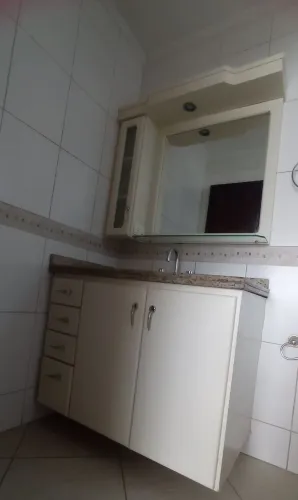 Armário de banheiro 