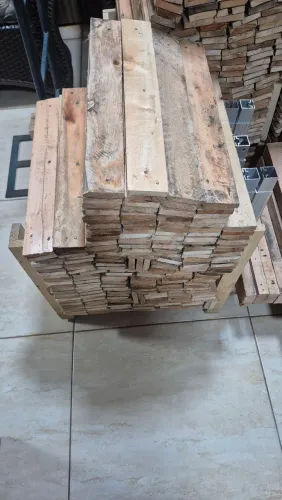 Ripas de paletes medida 0.50cm, largura 0.05cm, 1.00 real cada, entregamos com taxa.