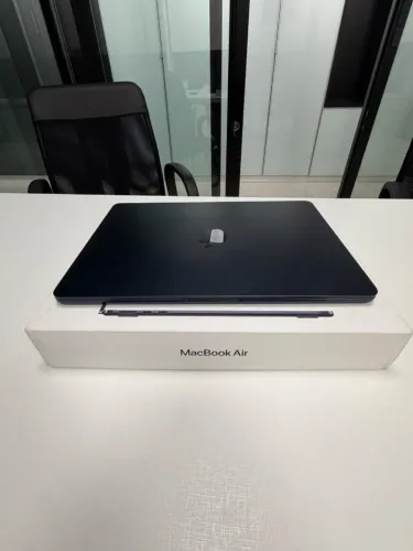Macbook Air 2025 M4 Memória 16 GB / SSD 512 GB /13,6"
